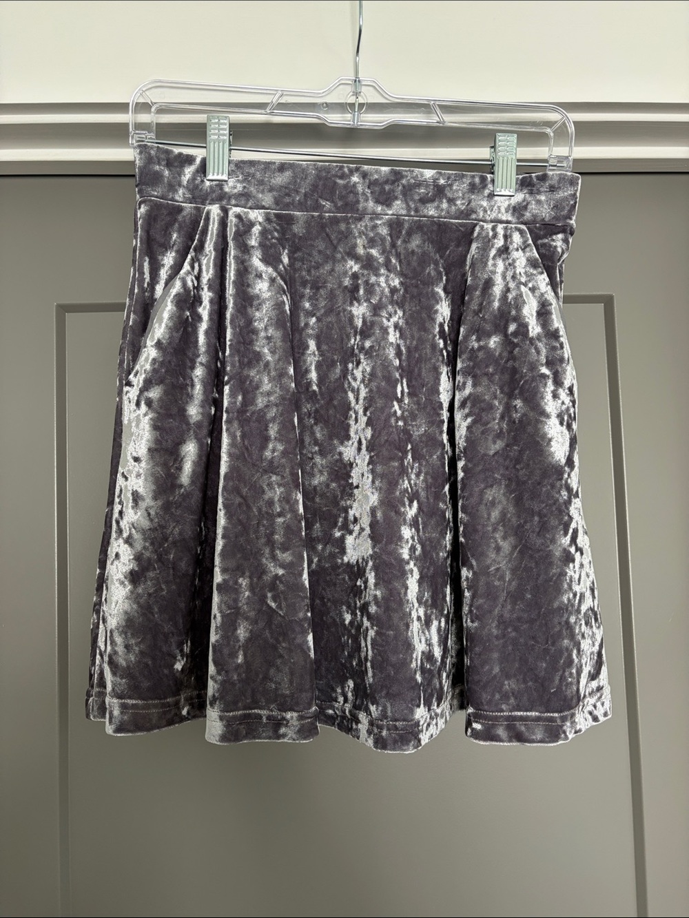 Topshop Crushed Velvet Skater Mini Skirt - Gray Excellent Condition size 6